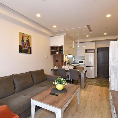 Home4You Apartments On Koghbatsi Erevan Esterno foto