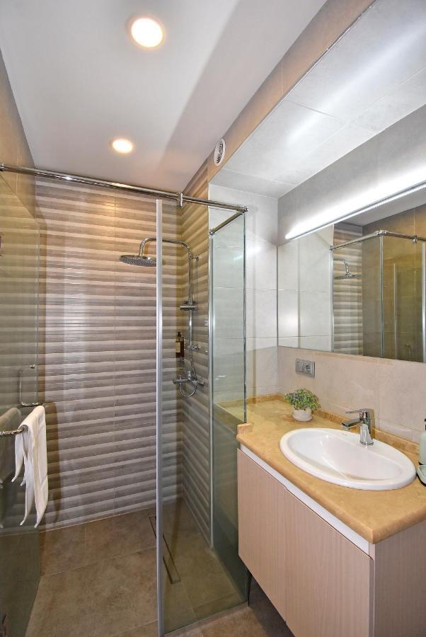 Home4You Apartments On Koghbatsi Erevan Esterno foto