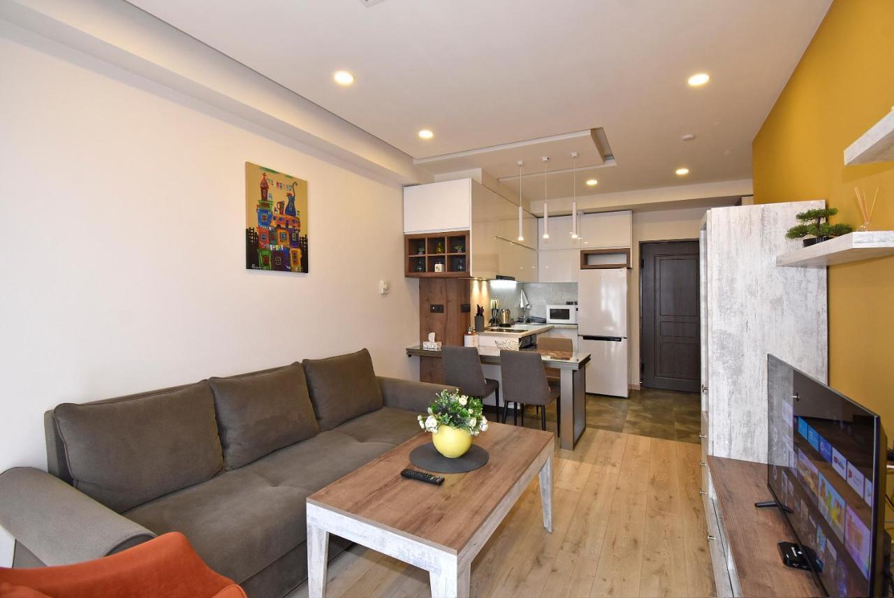 Home4You Apartments On Koghbatsi Erevan Esterno foto