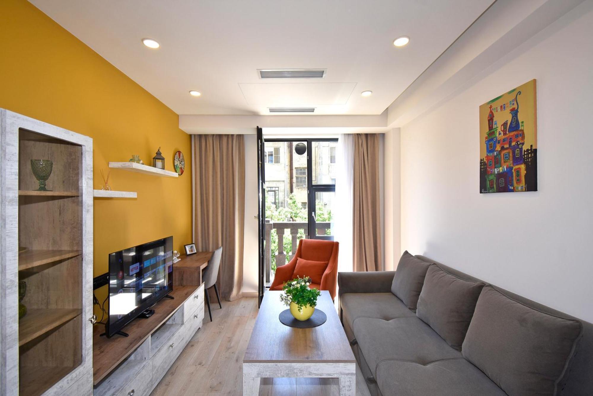 Home4You Apartments On Koghbatsi Erevan Esterno foto