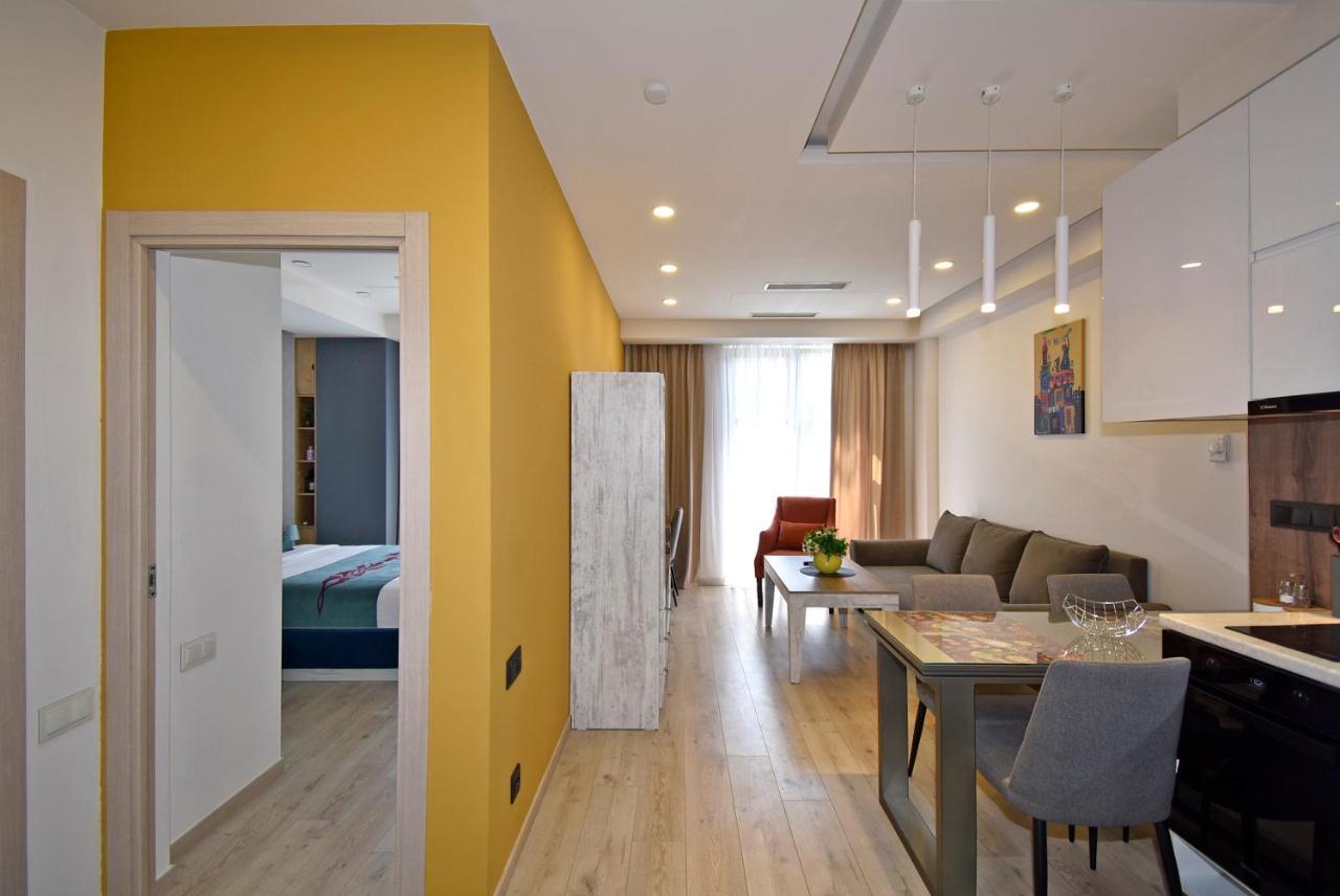 Home4You Apartments On Koghbatsi Erevan Esterno foto