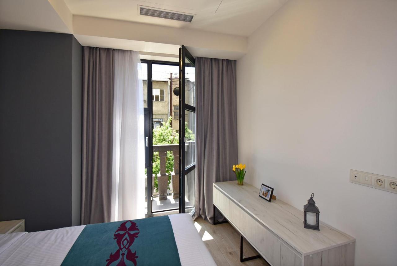 Home4You Apartments On Koghbatsi Erevan Esterno foto