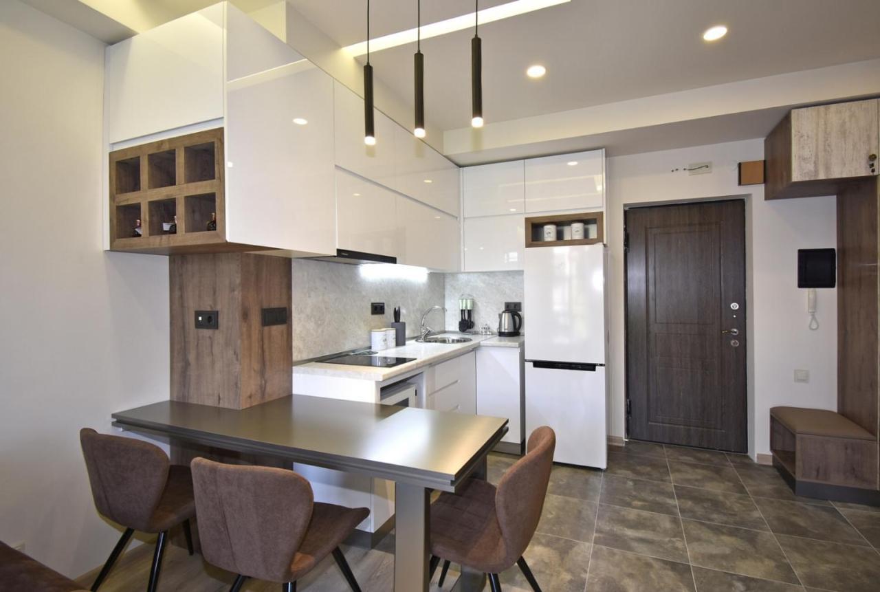 Home4You Apartments On Koghbatsi Erevan Esterno foto