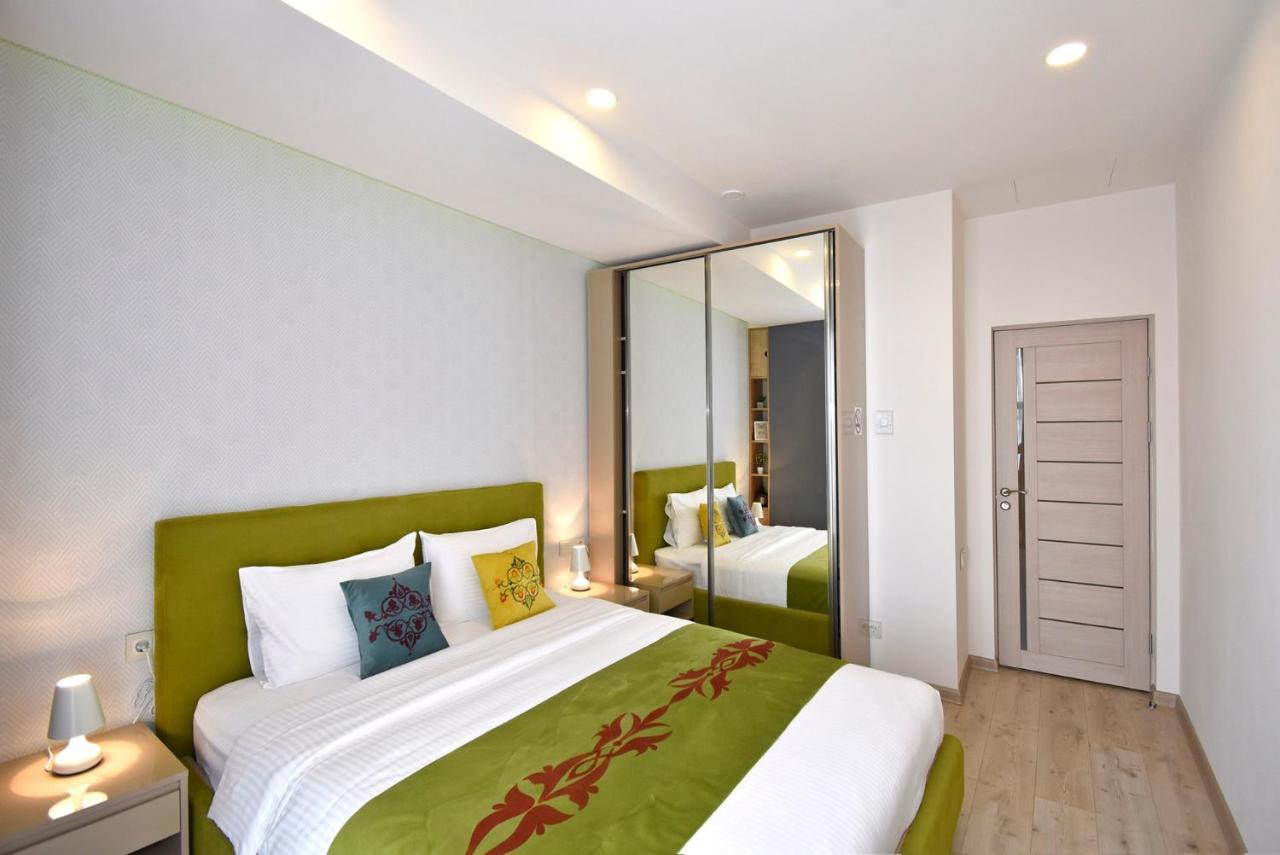 Home4You Apartments On Koghbatsi Erevan Esterno foto